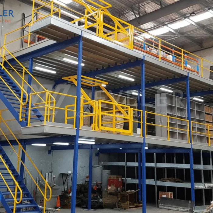 Cầu thang sàn lửng dành cho nhà kho